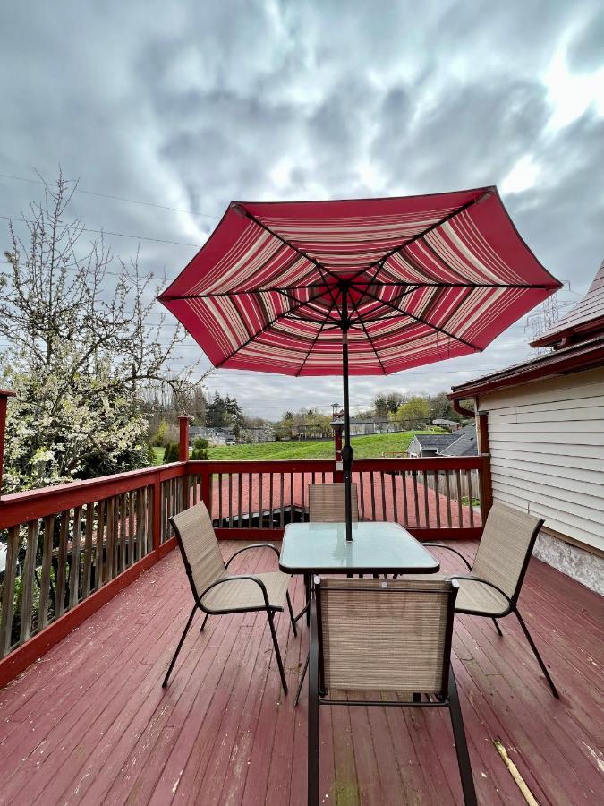 Private Room Tiny With Shared Bathroom Near Seatac Airport And Downtown سياتل المظهر الخارجي الصورة